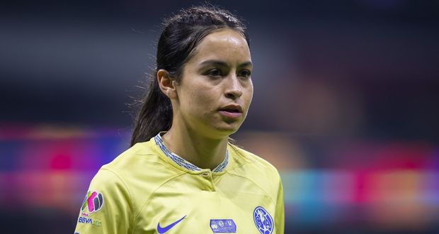 Futbolista Scarlett Camberos se va de México a causa del acoso
