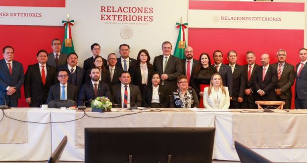 El canciller Ebrard recibe respaldo de fiscalías estatales contra el tráfico de armas en México