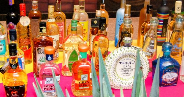 Agricultura promociona tequila, mezcal y destilados en Japón