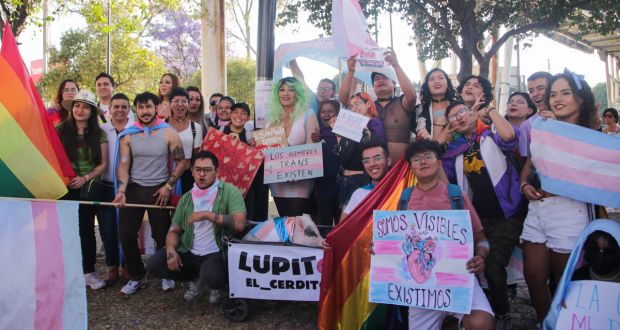 Marcha del orgullo trans en Puebla: exigen reconocimiento y alto a discurso de odio