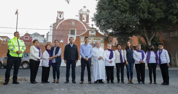Comuna de Puebla da mantenimiento a templo de San Antonio