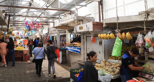 A mediados de mes, termina reubicación en mercado de Amalucan: comuna