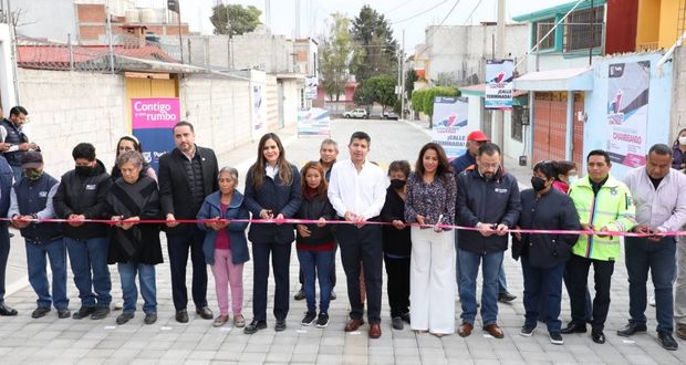 Con 885 mp, ayuntamiento rehabilita calle 2B Sur en Totimehuacan