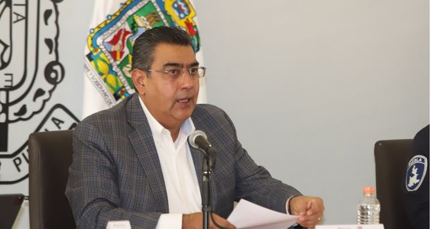 Céspedes anuncia entrega de 11 mil 400 títulos a universitarios