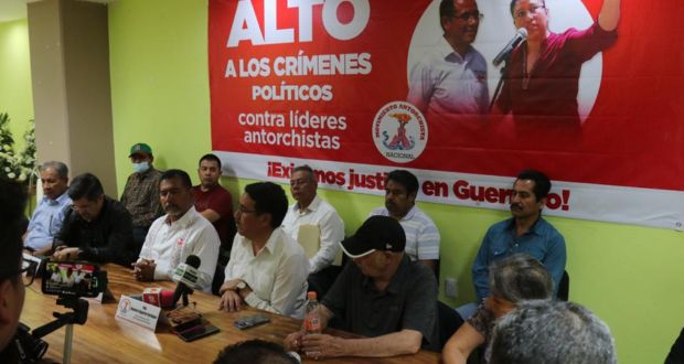 Antorcha exige justicia por asesinato de 2 integrantes y su niño en Guerrero