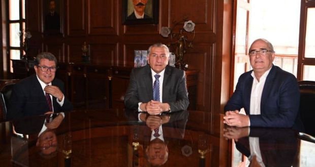 Ricardo Monreal conversa sobre agenda legislativa con el secretario de Gobernación y el panista Julen Rementería