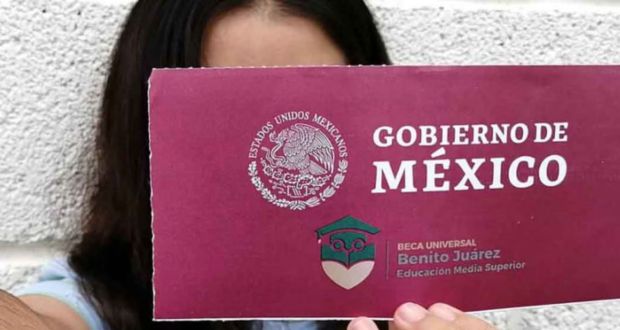 Becas Benito Juárez evitan deserción de 29 mil alumnos con 2 mmdp a Puebla