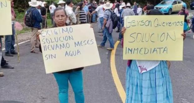 Por 4 horas, pobladores de Cuetzalan toman carretera para exigir agua