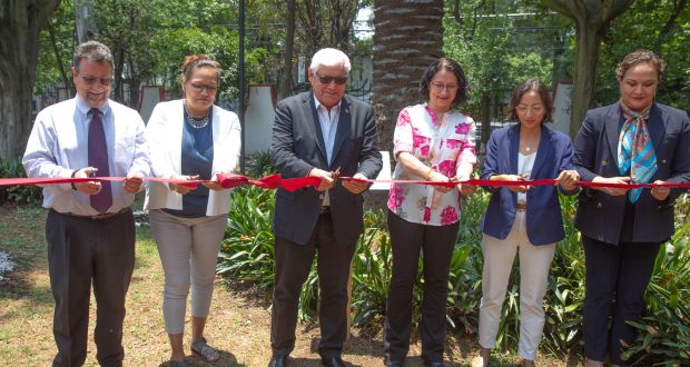 Inaugura Agricultura jardín-huerto para abonar a la conservación de polinizadores y flores nativas