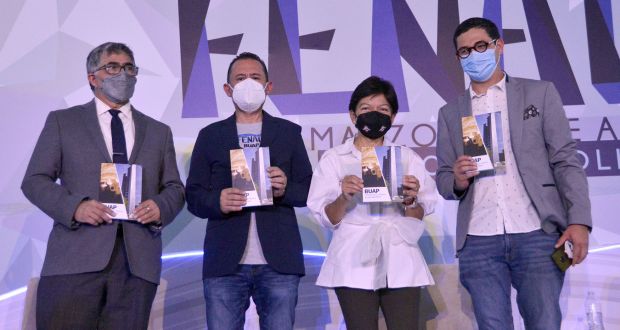 Lilia Cedillo compila libro de reflexiones de la Fenali de la BUAP