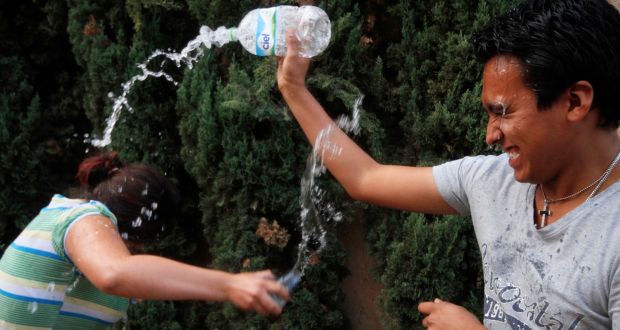 Multarán en Puebla capital con $6,224 por desperdiciar agua en Sábado de Gloria