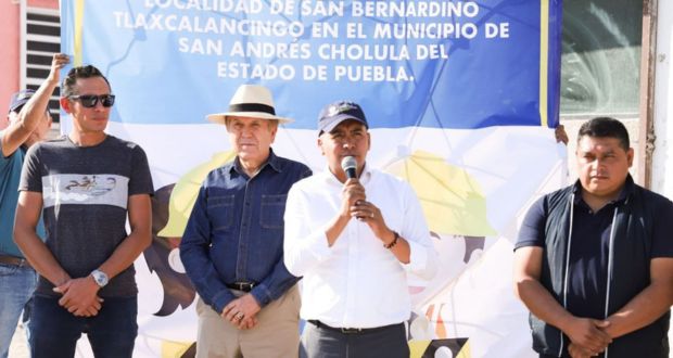 Ayuntamiento de San Andrés Cholula adoquina calles en Tlaxcalancingo