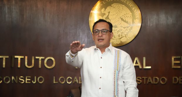 Edgar Arias Alba rinde protesta como vocal Ejecutivo del INE Puebla