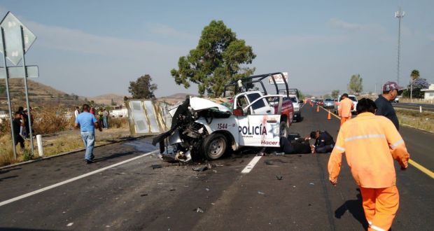 Policía estatal muere en choque contra tráiler en la Atlixco-Puebla