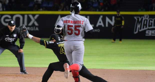 Pericos triunfa ante Campeche en su debut en la LMB 2023