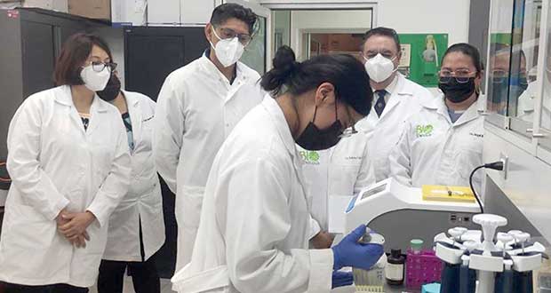 BUAP y Oxford capacitan a comunidad en prueba para detección de enfermedades. Foto: Especial 