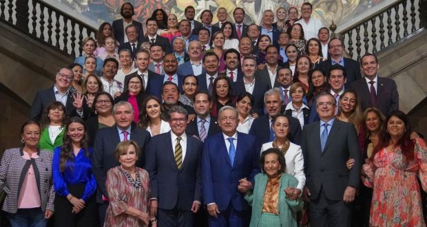 En encuentro con senadores, AMLO llamó a evitar rupturas: Monreal