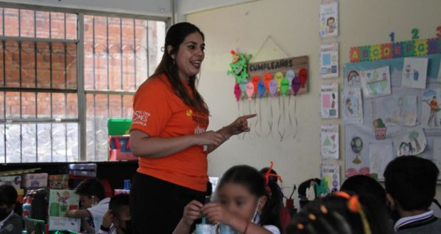 Maestras y administrativas en Puebla, con día libre el lunes por Día de Madre