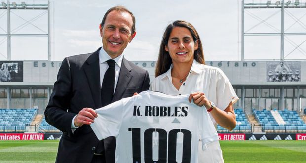 Real Madrid reconoce a Kenti Robles por 100 juegos con el club
