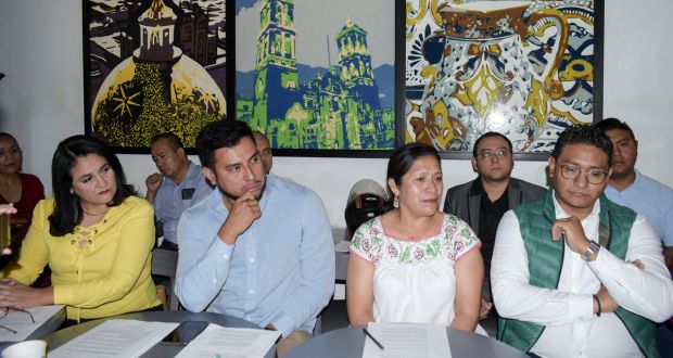 Organizaciones apoyan a Albores para gubernatura; pintas la promocionan
