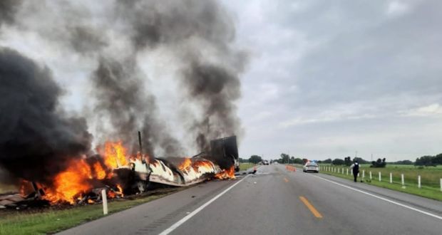 Choque de camioneta y tráiler en carretera de Tamaulipas deja 26 muertos