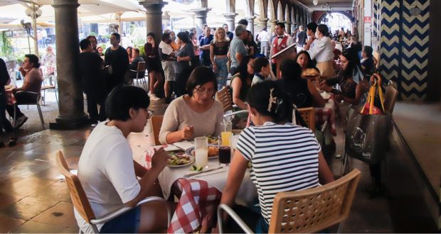 Restaurantes en Puebla se recuperan tras pandemia; sector automotriz, mejora. Foto: EsImagen