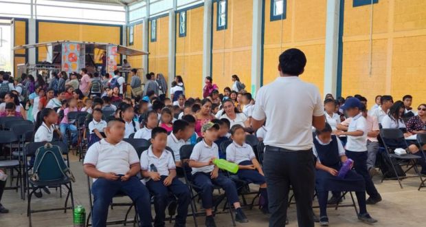 En feria de servicios, 500 alumnos aprenden sobre ciencia y derechos
