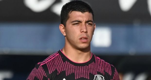 Sevilla de España sigue de cerca al futbolista mexicano Erik Lira