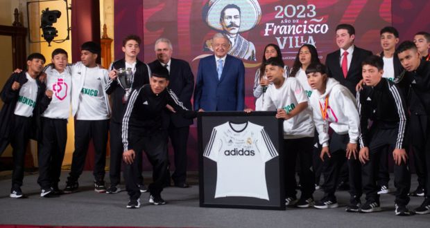 AMLO reconoce a niños de NL por ganar el Desafío Mundial Madrid 2023
