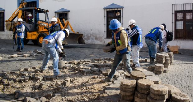 Obras en Centro de Puebla seguirán pese a caída de ceniza; van al 30%