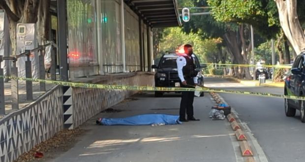 Conductor atropella y mata a mujer frente a cines del bulevar 5 de Mayo