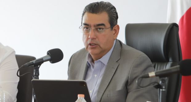 En reunión con AMLO, Céspedes revisa censo de personas desaparecidas. Foto: Esimagen.