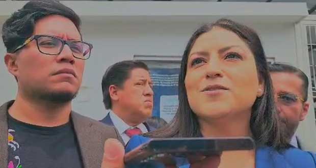Juez dicta medidas contra Claudia Rivera por caso de violencia de género