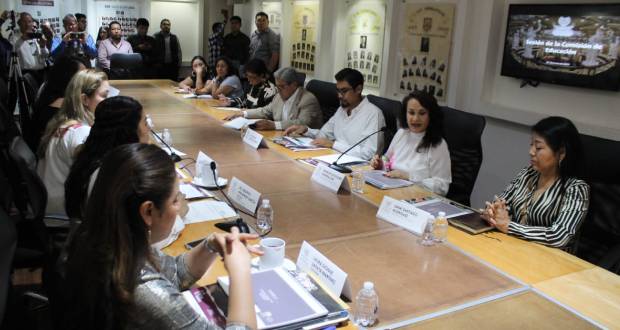 Dialogan Congreso de Puebla y SEP federal sobre programas sociales