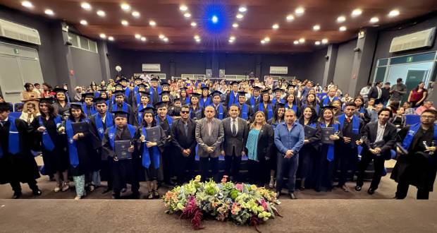 Festejan graduación en Medicina Veterinaria y Zootecnia de la BUAP