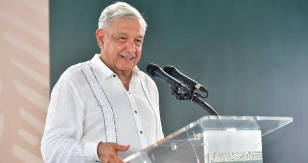 En 3 años, programa da títulos de tierras a 5 mil mujeres agrarias: AMLO. Foto: Especial 