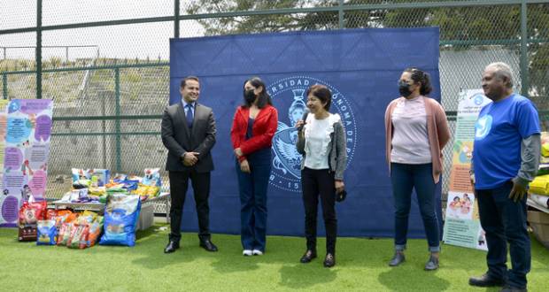 La Rectora María Lilia Cedillo entrega lo recaudado en el Croquetón 2023