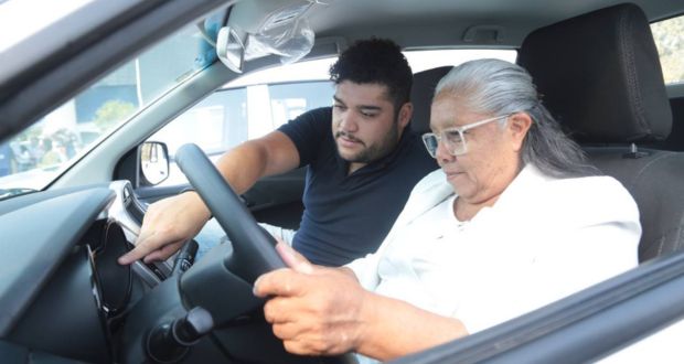 Ayuntamiento da clases de manejo a 700 mujeres de Puebla