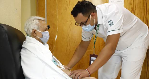 IMSS brinda atención prioritaria a personas adultas