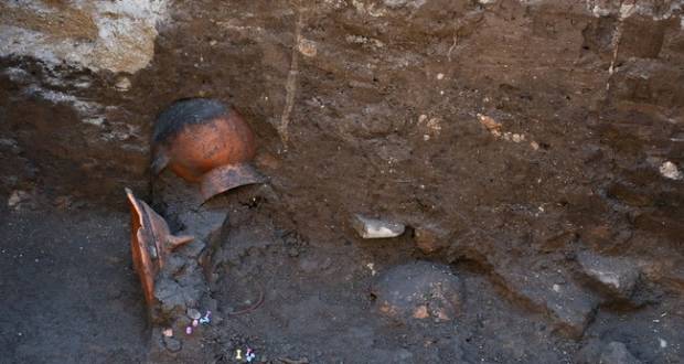 Entierro infantil prehispánico, descubierto en Tlatelolco