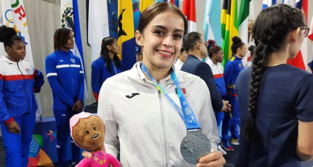 Lluvia de medallas; México se lleva 12 preseas en lucha en JJCC