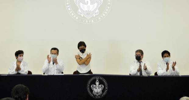 Medicina forma profesionales de la salud con sentido humano: Cedillo