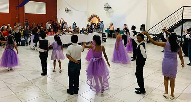 Se gradúan pequeños del plenito Nezahualcóyotl