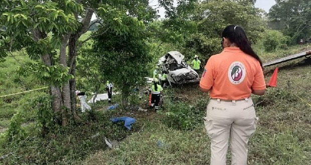 Fallecen cinco migrantes hondureños, en accidente carretero en Tabasco