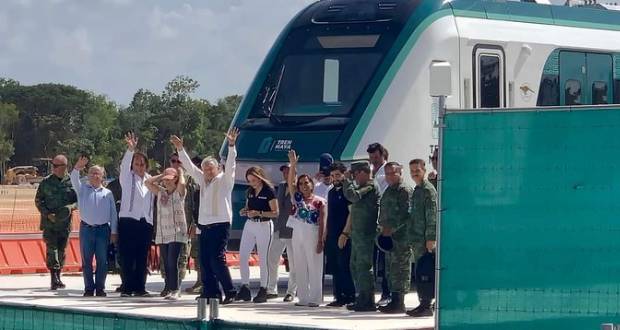 El primer vagón del Tren Maya llega a Cancún, AMLO da banderazo.