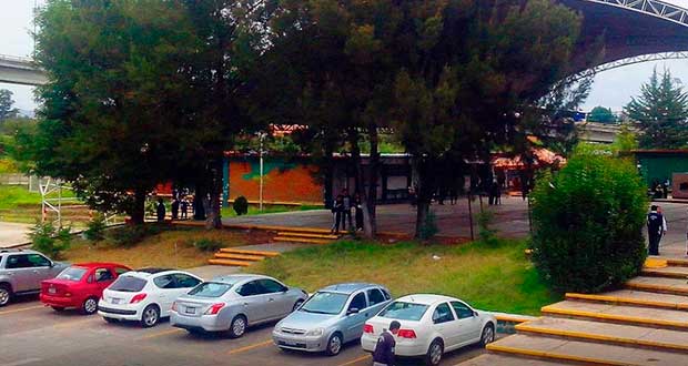 Trabajadoras piden revisar cambio y despido en Cobaep 15 de Amalucan