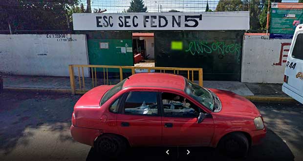 Padres piden transparentar cuotas en secundaria federal 5 de Puebla. Foto: Especial 