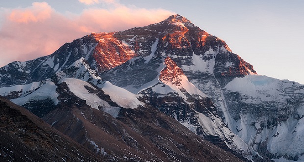 Fallecen cinco mexicanos en accidente aéreo cerca del Everest