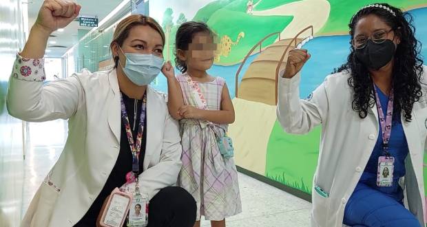 Médicos del IMSS salvan vida de niña de 4 años, tras impacto de bala.