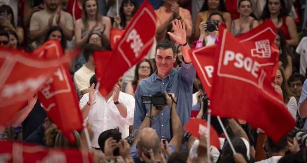 España deja en suspenso sus elecciones; Pedro Sánchez dio batalla